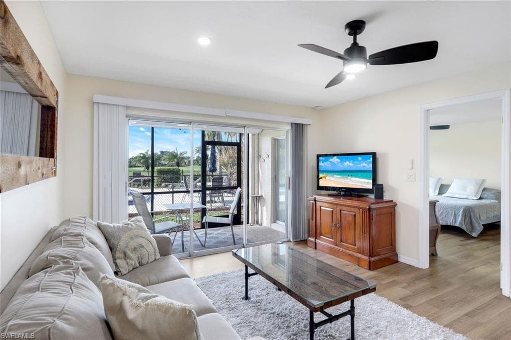 190 Pebble Beach Blvd 104, Naples, FL 34113-6