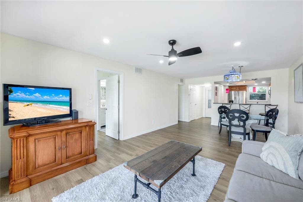 190 Pebble Beach Blvd 104, Naples, FL 34113-7