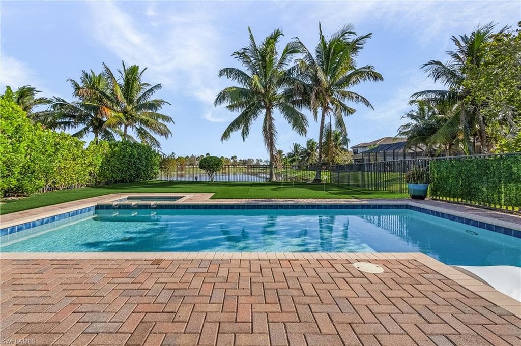4198 Amelia Way, Naples, FL 34119-4