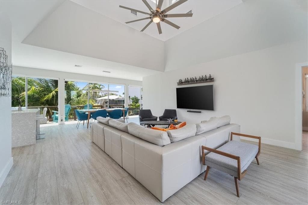 1282 Venetian Way, Naples, FL 34110-10