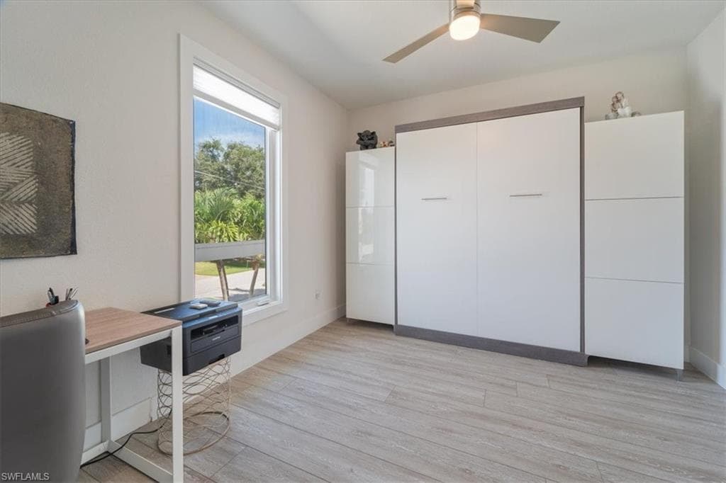 1282 Venetian Way, Naples, FL 34110-30