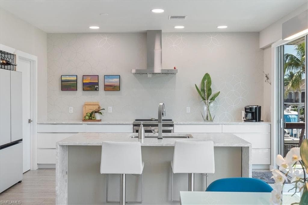1282 Venetian Way, Naples, FL 34110-3