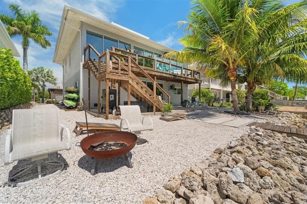 1282 Venetian Way, Naples, FL 34110-4