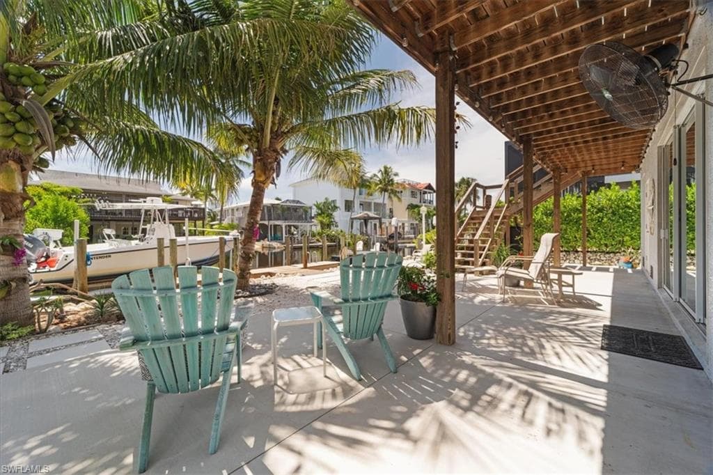 1282 Venetian Way, Naples, FL 34110-5