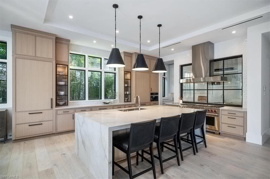 2231 Forrest Ln, Naples, FL 34102-10