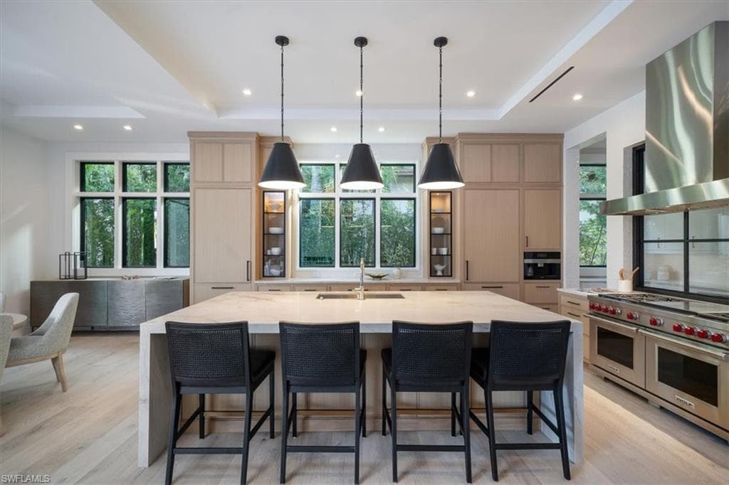2231 Forrest Ln, Naples, FL 34102-11