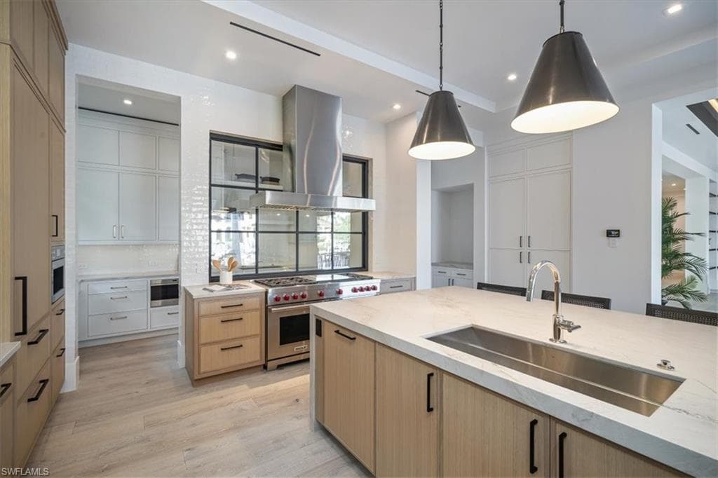 2231 Forrest Ln, Naples, FL 34102-14