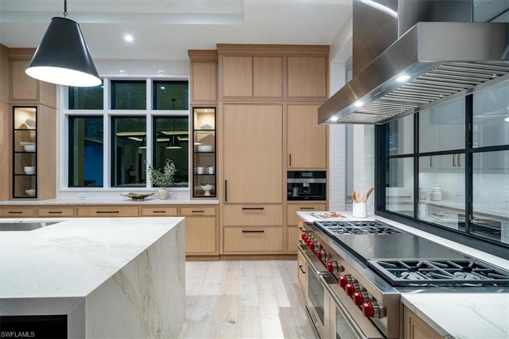2231 Forrest Ln, Naples, FL 34102-22