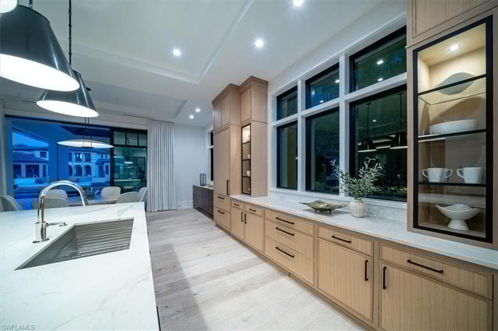 2231 Forrest Ln, Naples, FL 34102-23