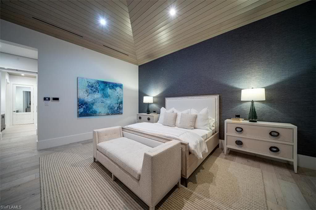2231 Forrest Ln, Naples, FL 34102-31