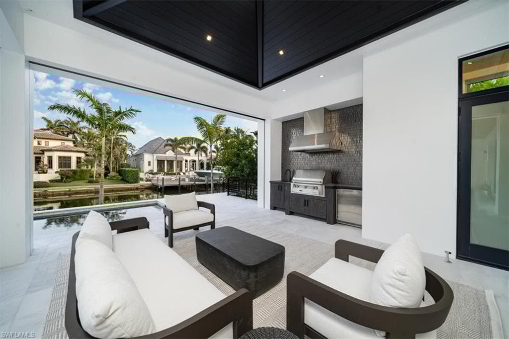 2231 Forrest Ln, Naples, FL 34102-42