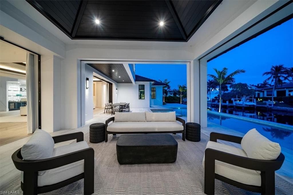 2231 Forrest Ln, Naples, FL 34102-43