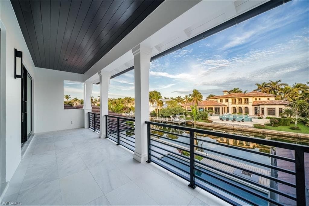 2231 Forrest Ln, Naples, FL 34102-44