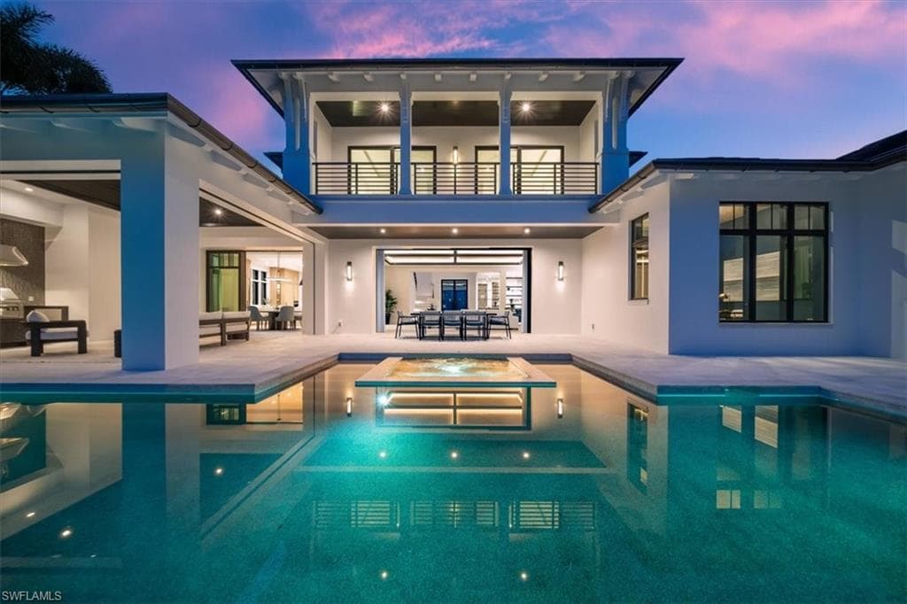 2231 Forrest Ln, Naples, FL 34102-4