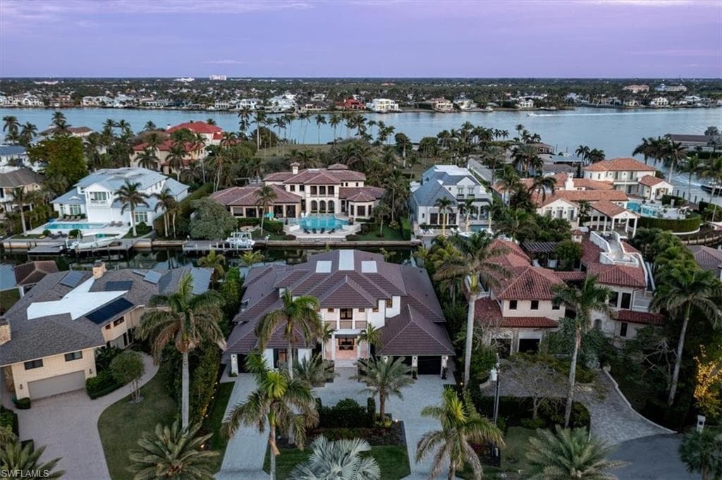 2231 Forrest Ln, Naples, FL 34102-51