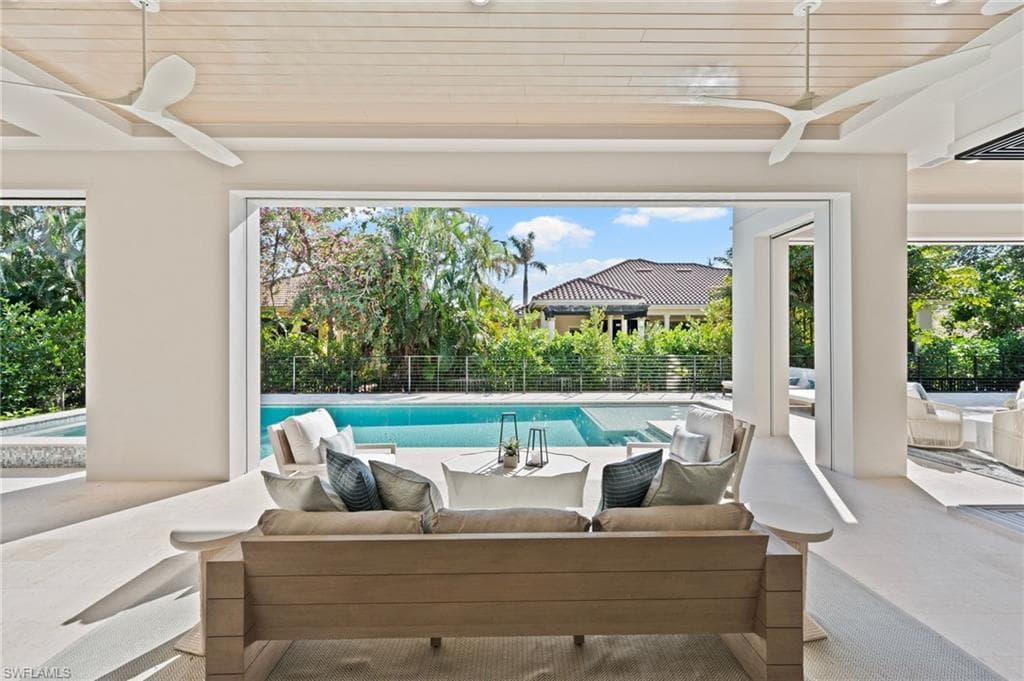 448 Devils Ln, Naples, FL 34103-40