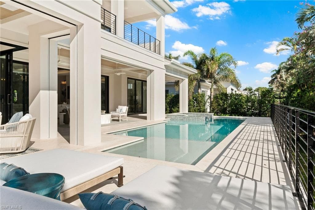 448 Devils Ln, Naples, FL 34103-45