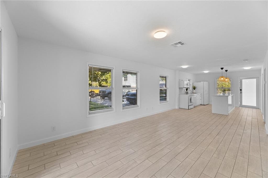 2722 Arbutus St C2, Naples, FL 34112-5