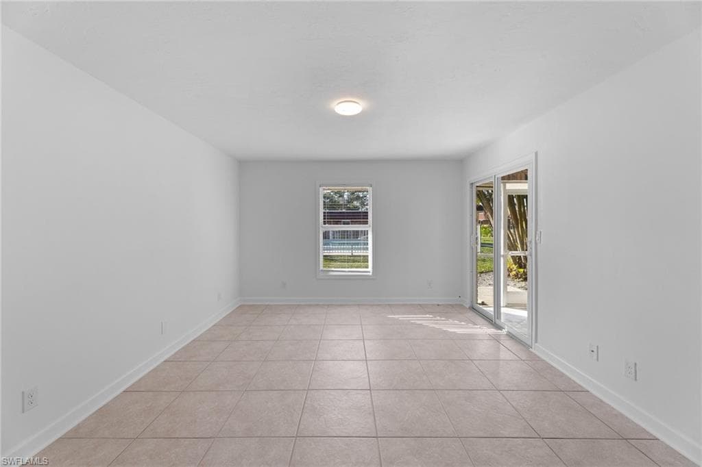 2722 Arbutus St C2, Naples, FL 34112-7