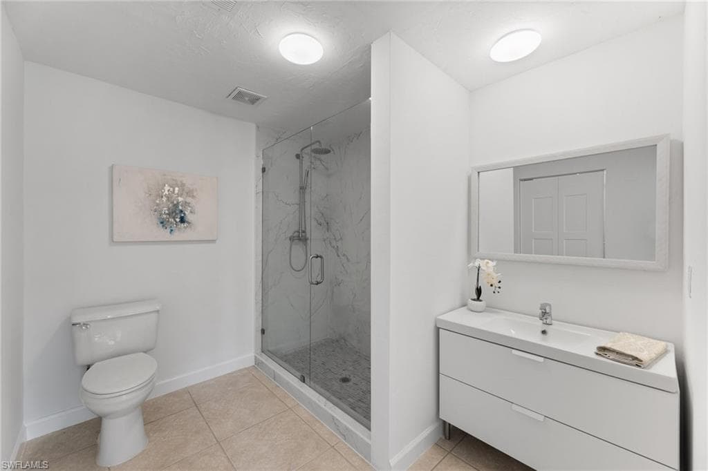 2722 Arbutus St C2, Naples, FL 34112-8