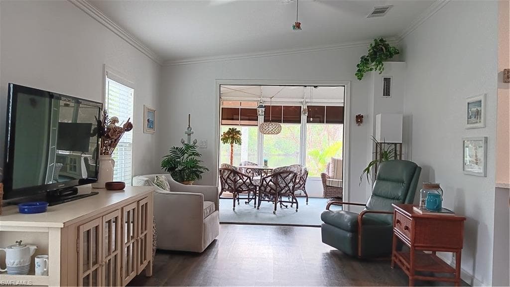 10571 Wales Loop, Bonita Springs, FL 34135-10