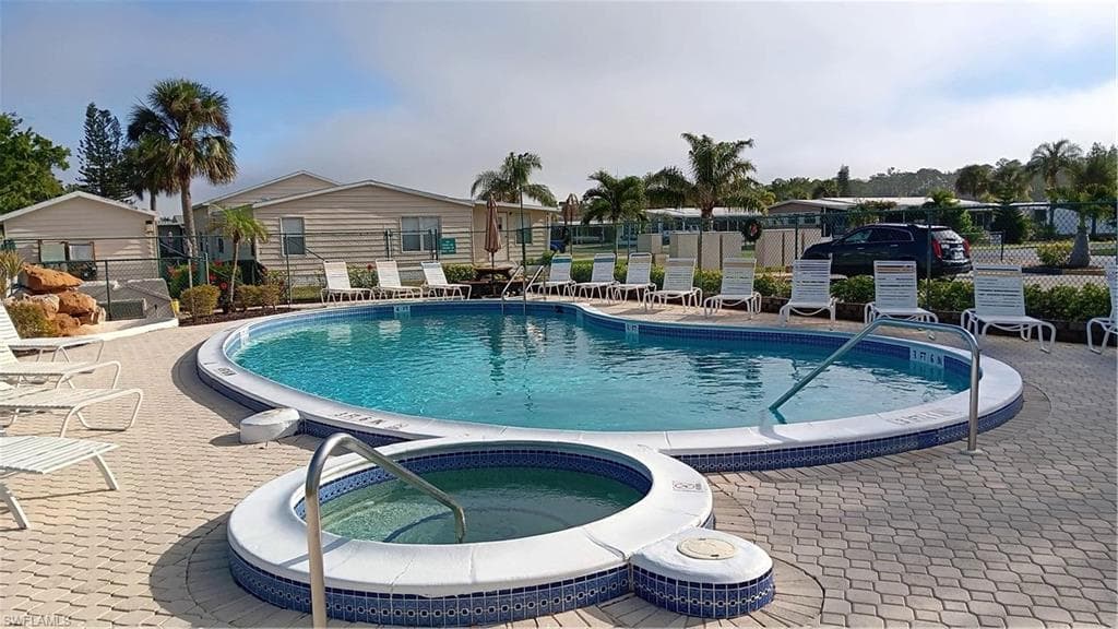 10571 Wales Loop, Bonita Springs, FL 34135-29