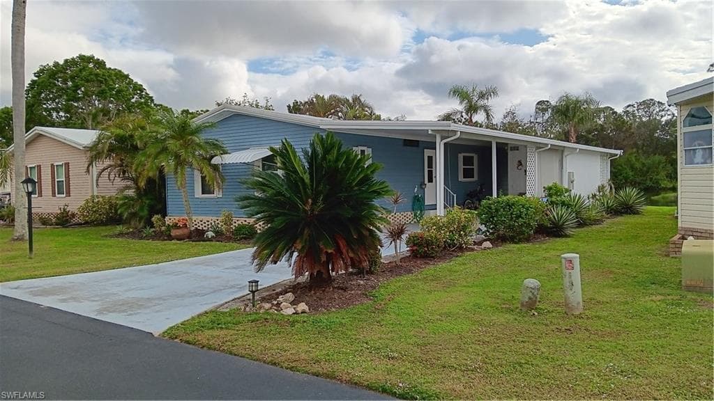 10571 Wales Loop, Bonita Springs, FL 34135-3