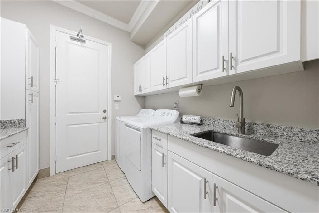 4662 Kensington Cir, Naples, FL 34119-15