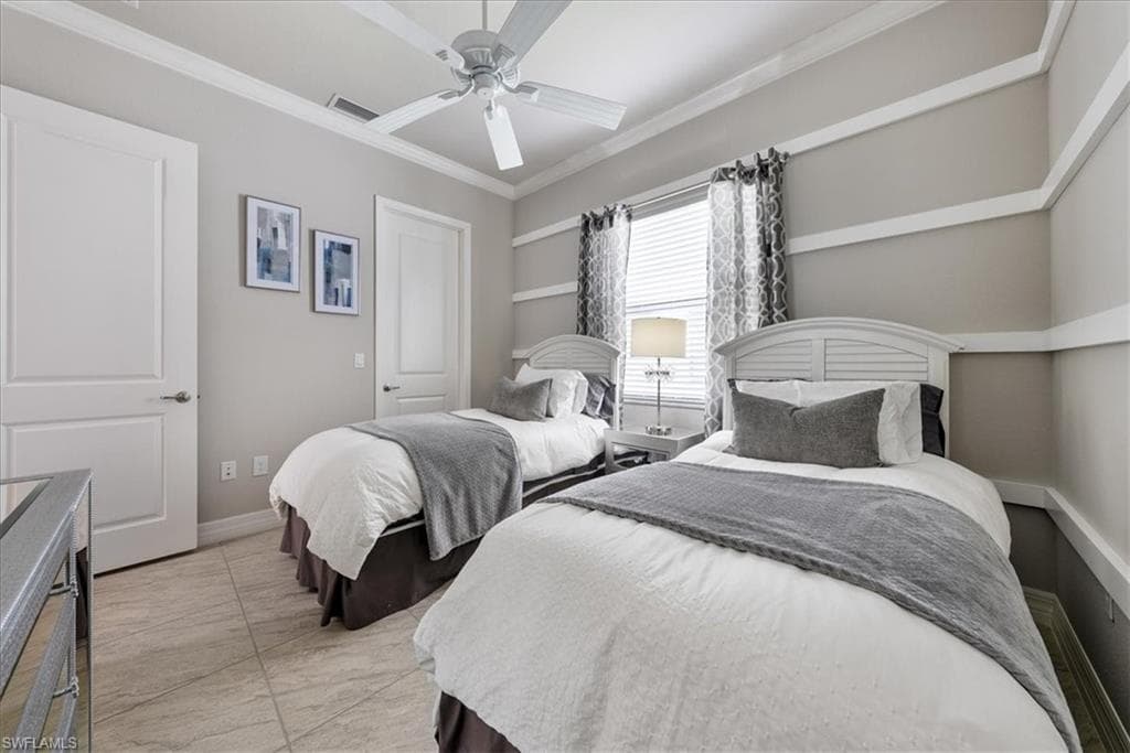 4662 Kensington Cir, Naples, FL 34119-17