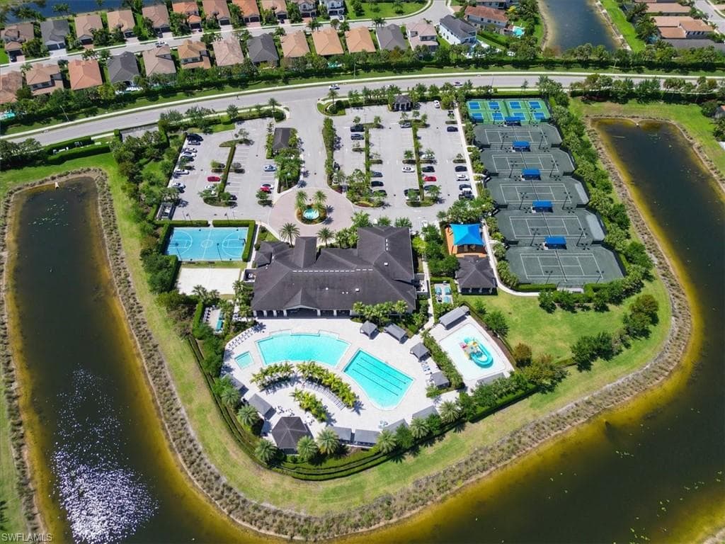 4662 Kensington Cir, Naples, FL 34119-24