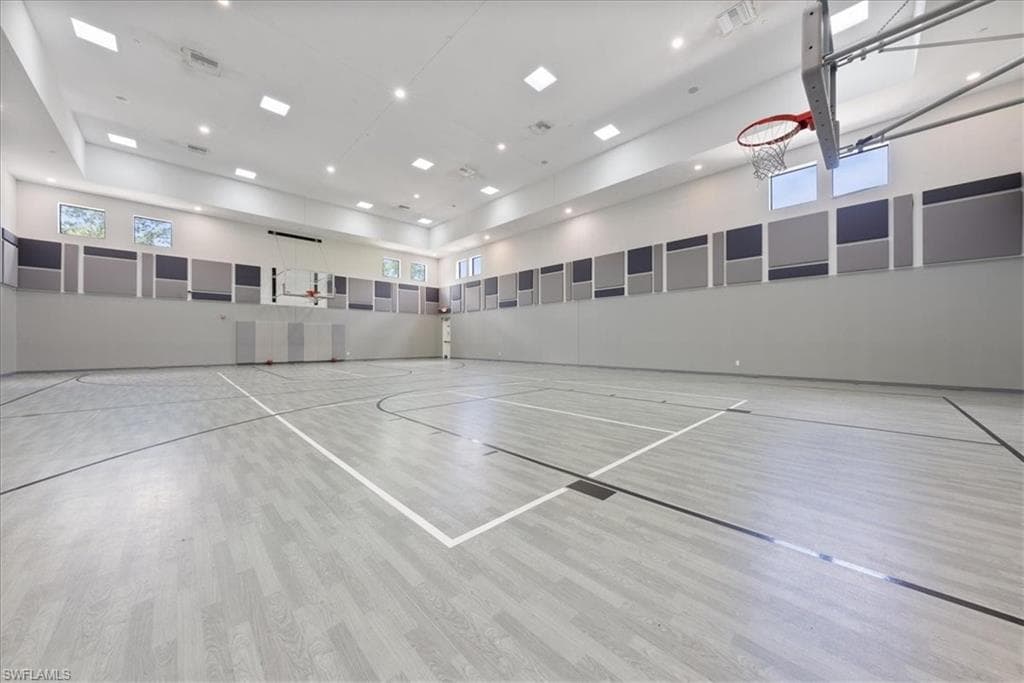 4662 Kensington Cir, Naples, FL 34119-28