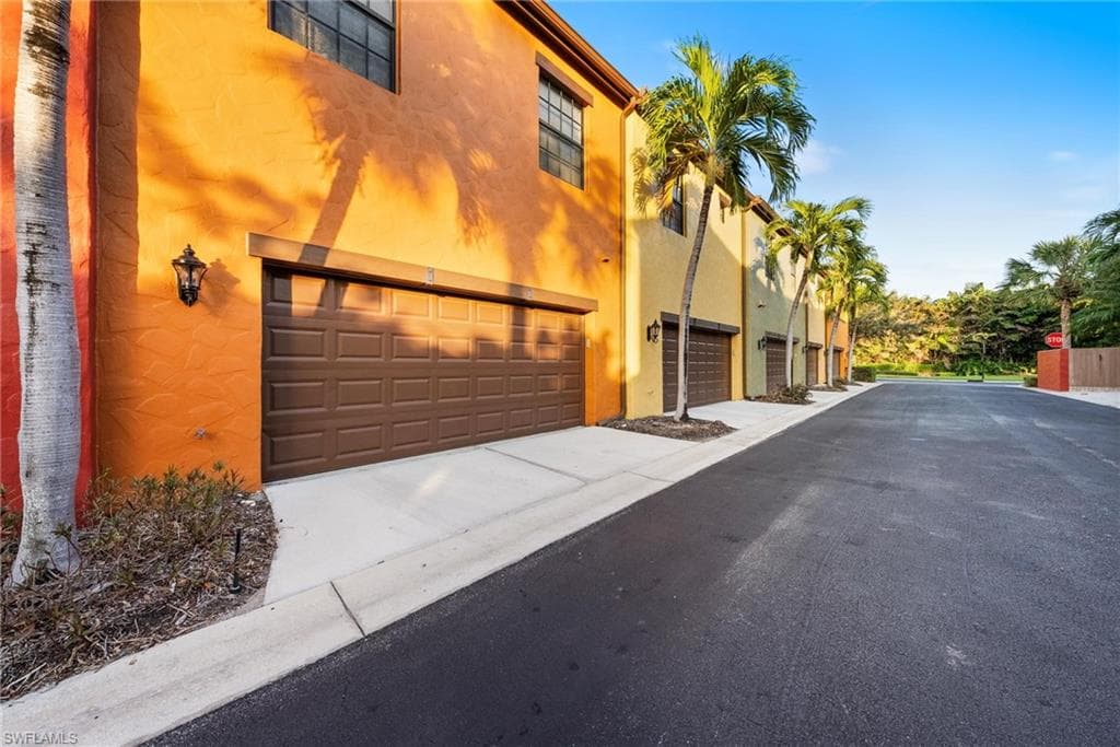 8949 Malibu St 305, Naples, FL 34113-2