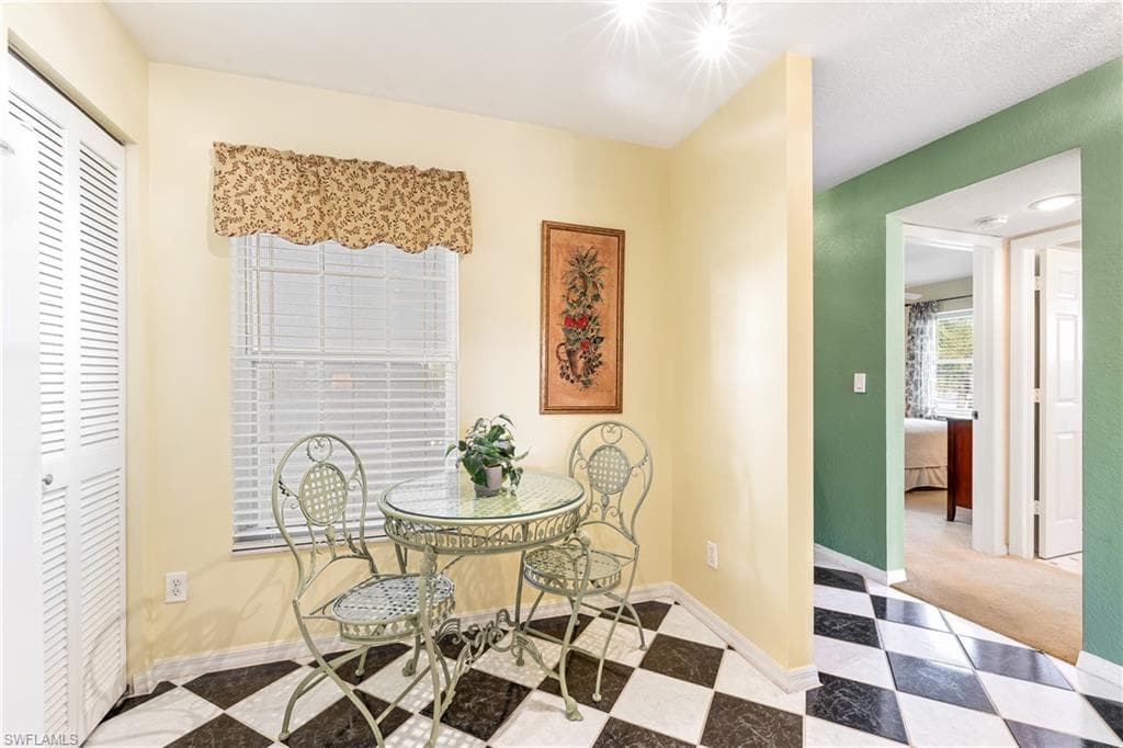 9610 Victoria Ln 208d, Naples, FL 34109-7