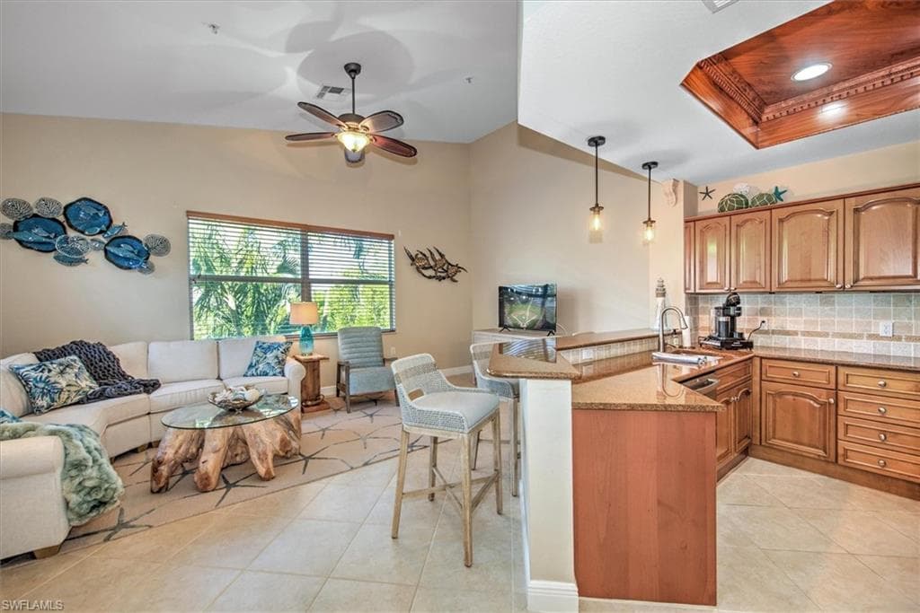 8375 Whisper Trace Ln M203, Naples, FL 34114-10