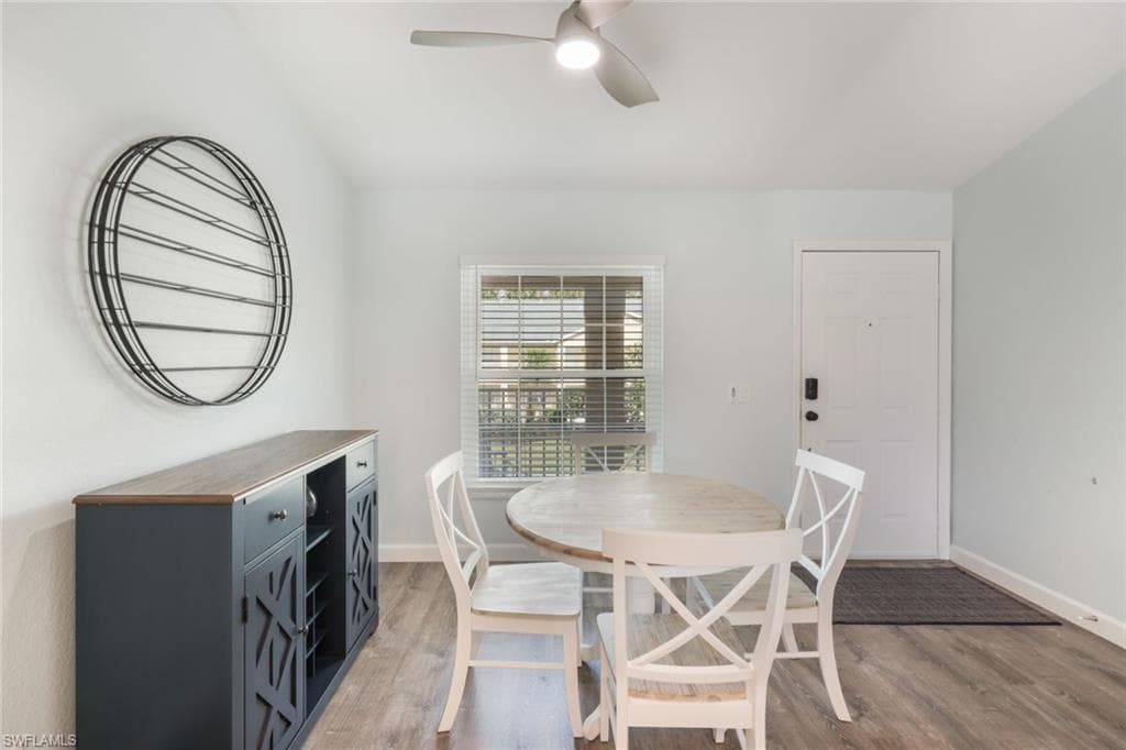 774 Wiggins Lake Dr 203, Naples, FL 34110-10