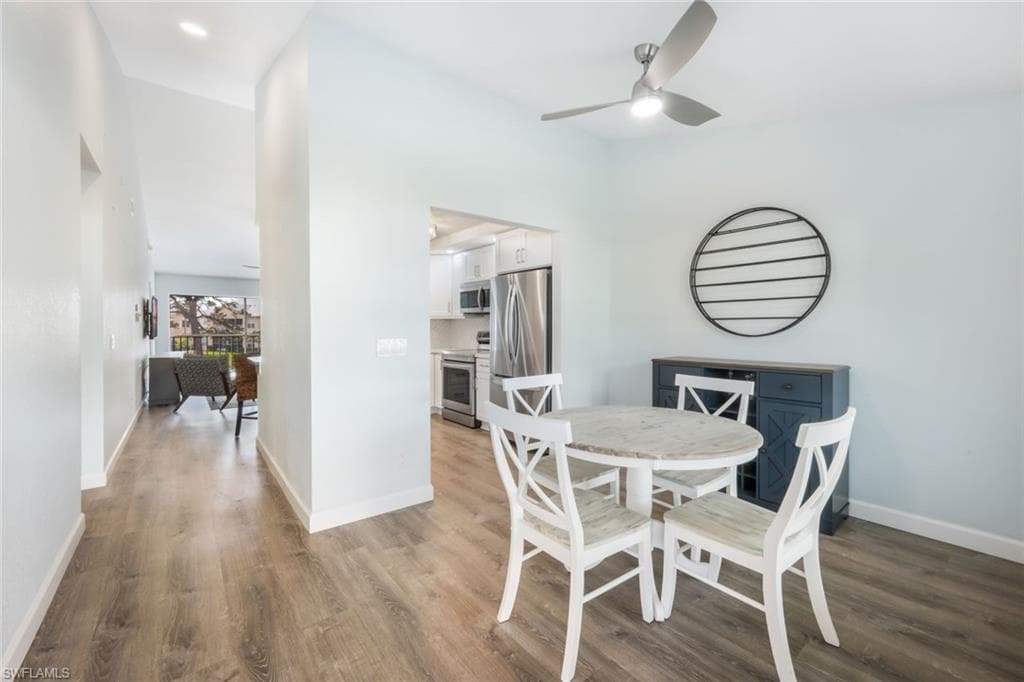 774 Wiggins Lake Dr 203, Naples, FL 34110-11
