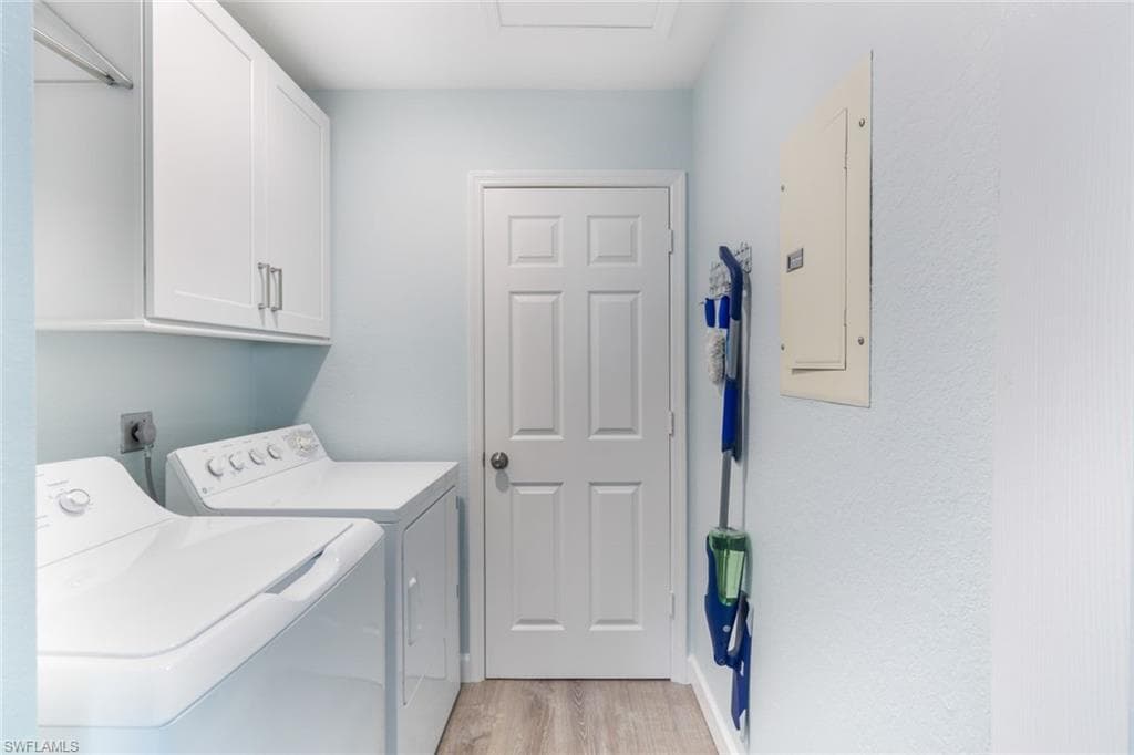774 Wiggins Lake Dr 203, Naples, FL 34110-20