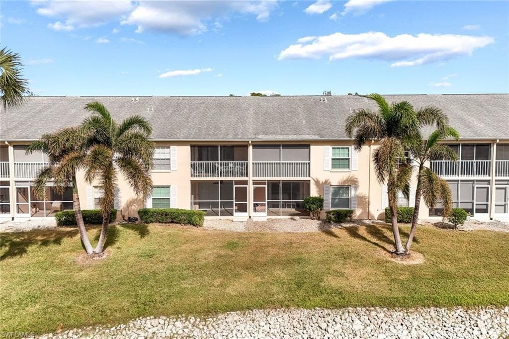 774 Wiggins Lake Dr 203, Naples, FL 34110-25