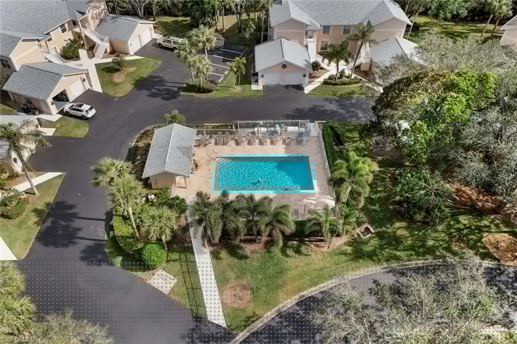 774 Wiggins Lake Dr 203, Naples, FL 34110-30
