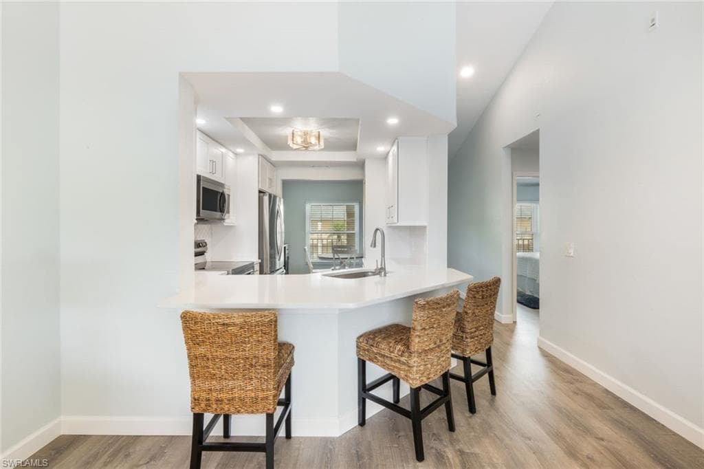774 Wiggins Lake Dr 203, Naples, FL 34110-6