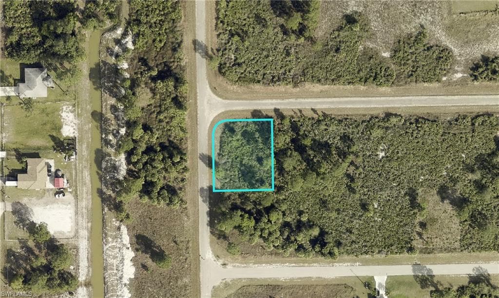 1232 Garibaldi St E, Lehigh Acres, FL 33974-1