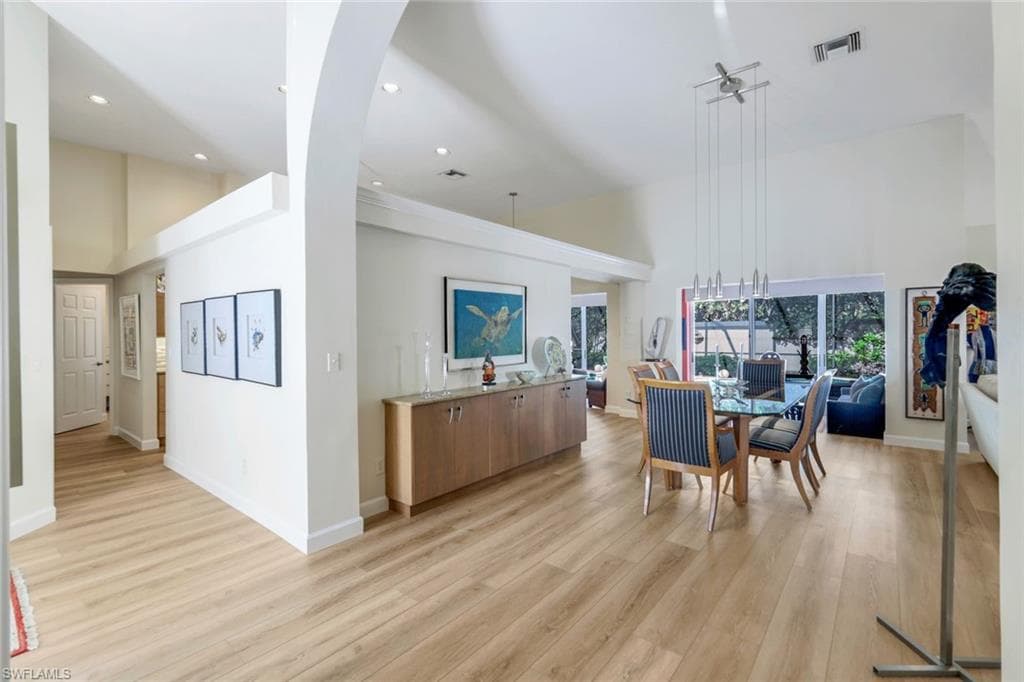 353 Carlton Pl 33, Naples, FL 34108-11