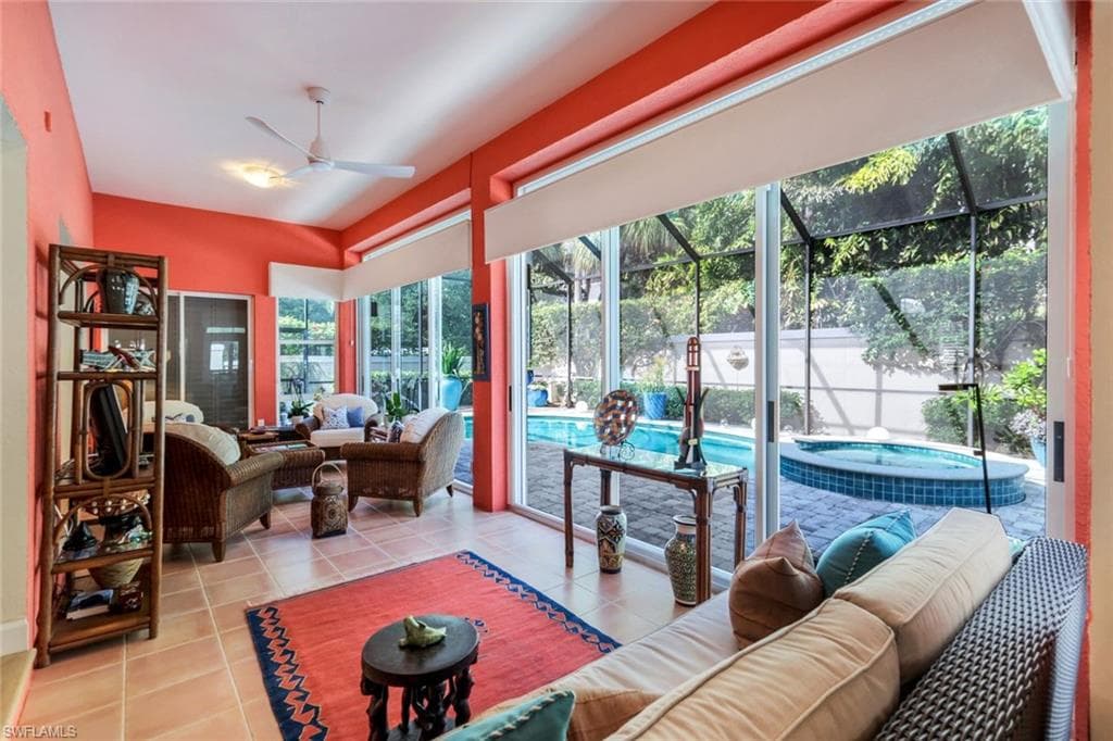 353 Carlton Pl 33, Naples, FL 34108-22