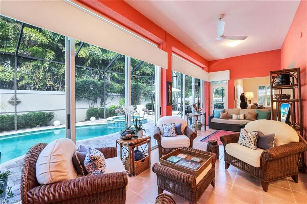 353 Carlton Pl 33, Naples, FL 34108-23