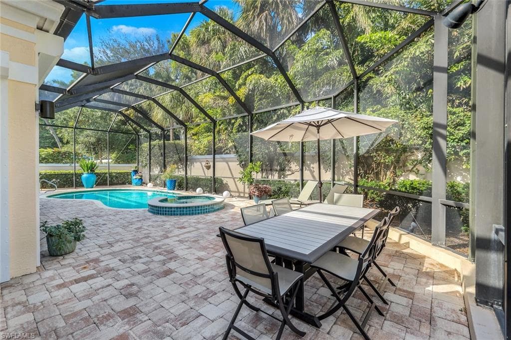 353 Carlton Pl 33, Naples, FL 34108-28