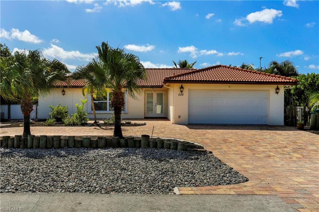 226 1st St, Bonita Springs, FL 34134-38
