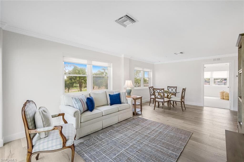 2011 Gulf Shore Blvd N 26, Naples, FL 34102-8