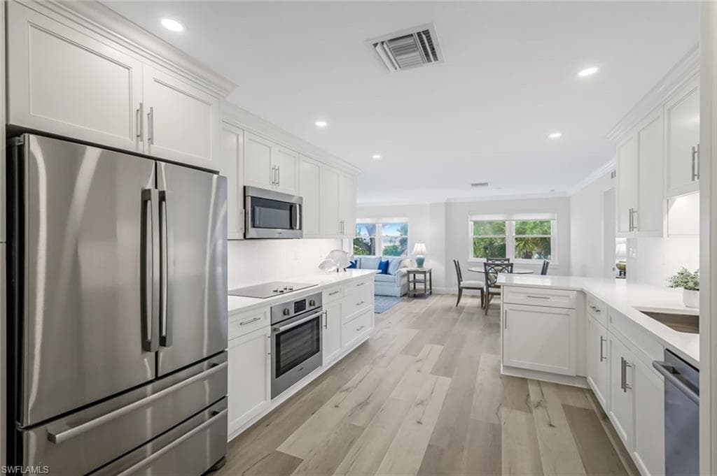 2011 Gulf Shore Blvd N 26, Naples, FL 34102-11