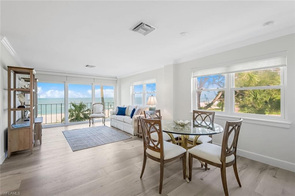 2011 Gulf Shore Blvd N 26, Naples, FL 34102-1