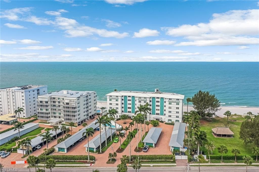 2011 Gulf Shore Blvd N 26, Naples, FL 34102-29